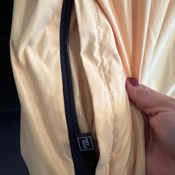 Izod Golf XFG Men's Windbreaker Jacket Medium Yellow Pullover Golfer EUC - Picture 5 of 5